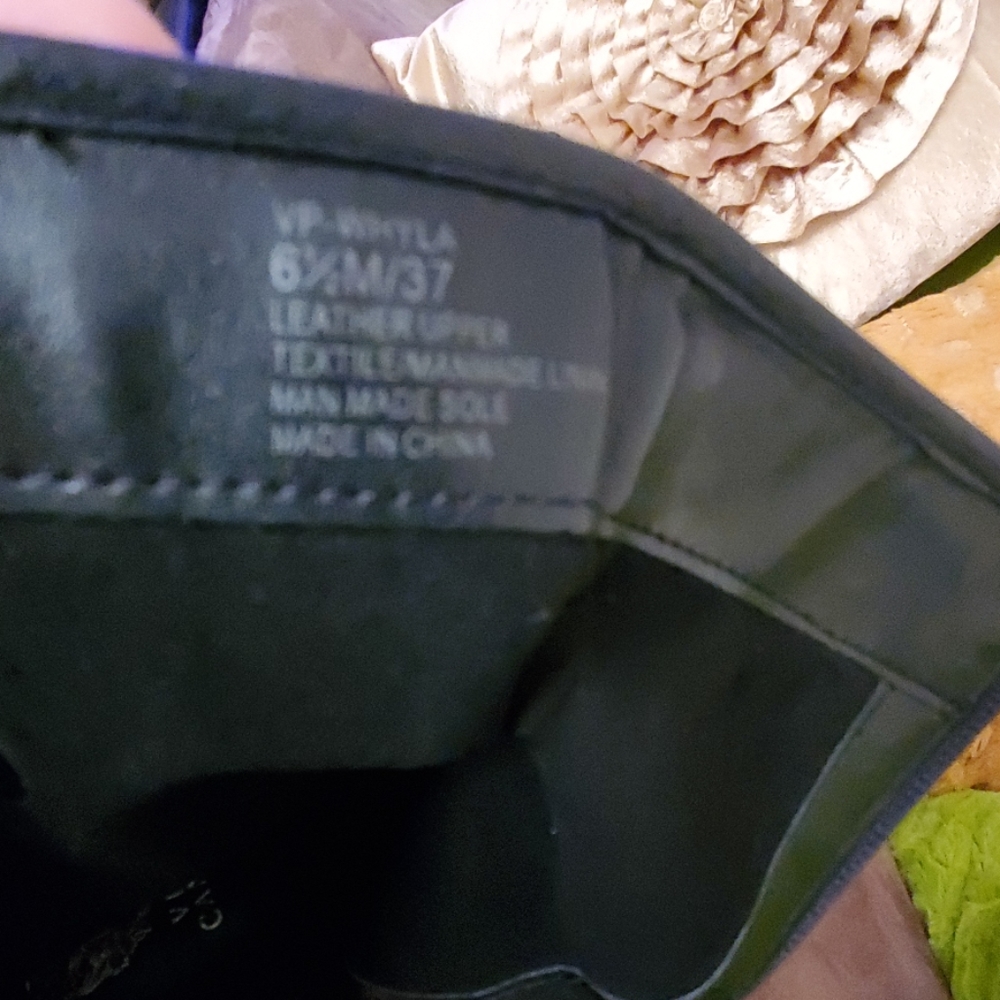 👢 Authentic Black Vince Camuto Boots - Picture 7 of 8